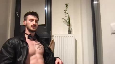 Snapshot of thejoker888 chatting on December 10, 9:33 pm Master Joker online show from December 10, 9:33 pm