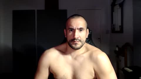 Snapshot of thekingofpains chatting on October 24, 2:46 am KINGOFPAINS online show from October 24, 2:46 am