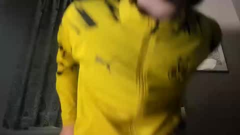 themmistokles online show from December 22, 1:22 pm