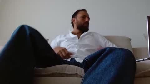 TheMonarchGoat online show from November 18, 10:30 am