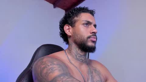 L online show from February 28, 9:52 am