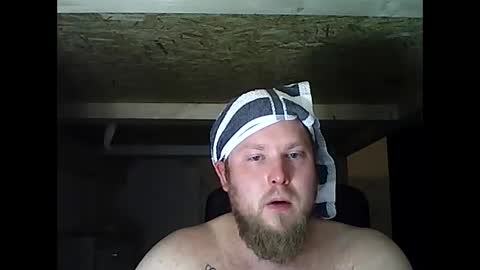 thenewdude1992 online show from March 1, 1:11 am