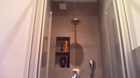 thenewdude1992 online show from February 14, 1:39 pm