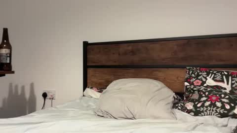 theoneforyou90 online show from April 2, 11:56 pm