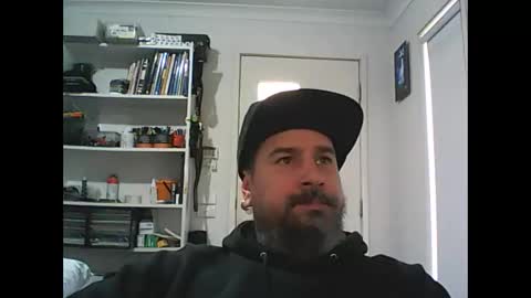 Snapshot of theozbeardguy chatting on October 24, 1:40 am aussiebeard online show from October 24, 1:40 am