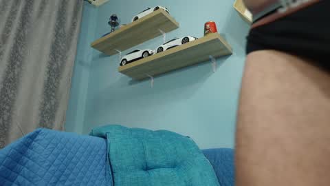 Chris online show from December 9, 6:02 am