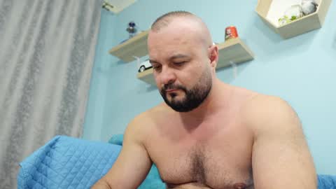 Chris online show from December 6, 5:42 am