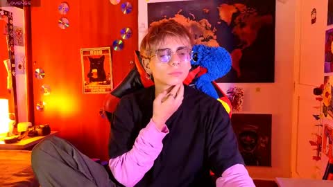 Matt independent model  online show from April 21, 7:53 pm
