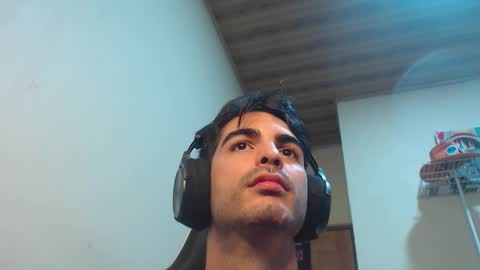 Snapshot of therazhanen chatting on October 22, 5:33 am Santiago Enrique online show from October 22, 5:33 am