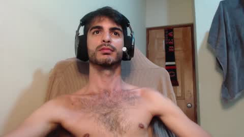 Snapshot of therazhanen chatting on February 8, 4:14 am Santiago Enrique online show from February 8, 4:14 am