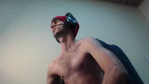 Snapshot of therazhanen chatting on January 18, 5:25 am Santiago Enrique online show from January 18, 5:25 am