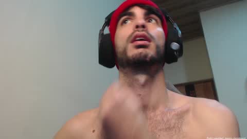 Snapshot of therazhanen chatting on January 4, 5:48 am Santiago Enrique online show from January 4, 5:48 am