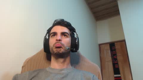 Snapshot of therazhanen chatting on January 10, 4:54 am Santiago Enrique online show from January 10, 4:54 am