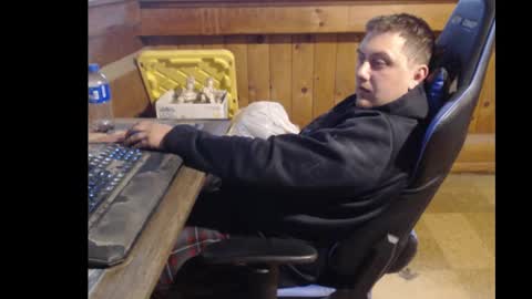 Snapshot of therealbigcheese0695 chatting on October 29, 8:12 pm therealbigcheese0695 online show from October 29, 8:12 pm