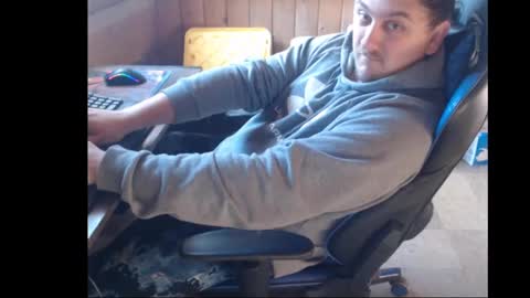 Snapshot of therealbigcheese0695 chatting on January 20, 2:36 pm therealbigcheese0695 online show from January 20, 2:36 pm