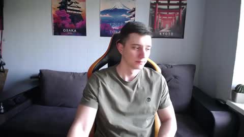 Nick   online show from May 6, 3:01 pm