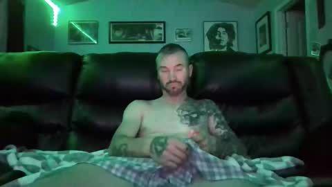 Snapshot of thesexorcist1984 chatting on October 22, 5:44 am James online show from October 22, 5:44 am