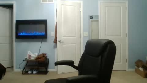 Snapshot of thesexorcist1984 chatting on December 17, 11:16 pm James online show from December 17, 11:16 pm