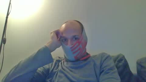 Scarf guy online show from February 28, 7:03 pm