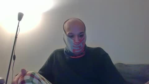 Scarf guy online show from February 22, 8:05 pm