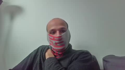 Scarf guy online show from February 21, 9:56 am