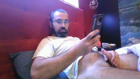 Snapshot of theviper1990 chatting on November 2, 1:43 am Carlos1990 online show from November 2, 1:43 am