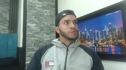 Snapshot of thiago_hairy chatting on October 22, 3:21 am thiago_hairy online show from October 22, 3:21 am