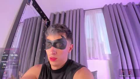 Snapshot of thiago_jones chatting on October 28, 10:34 pm SanThiago online show from October 28, 10:34 pm