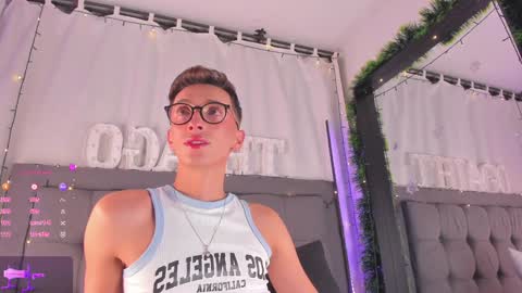 Snapshot of thiago_jones chatting on December 21, 10:50 am SanThiago online show from December 21, 10:50 am