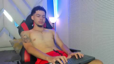 Thiago online show from May 14, 9:35 pm