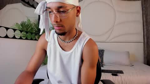 ThiagoFerreti online show from October 15, 3:36 am