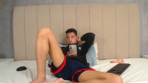 Thiago   online show from July 13, 4:09 pm