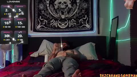 ThickHandsomeMan online show from December 3, 6:13 am