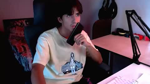 thieves_us online show from February 7, 9:15 pm