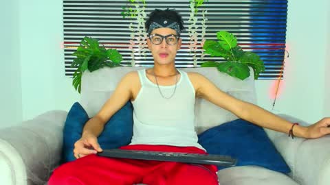 Thiago Saenzz online show from January 31, 9:35 pm