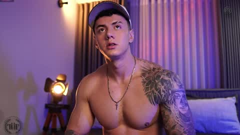 Thomas Falcon online show from September 14, 4:14 am