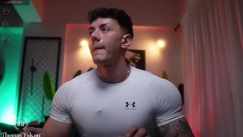 Thomas Falcon online show from February 17, 3:15 am