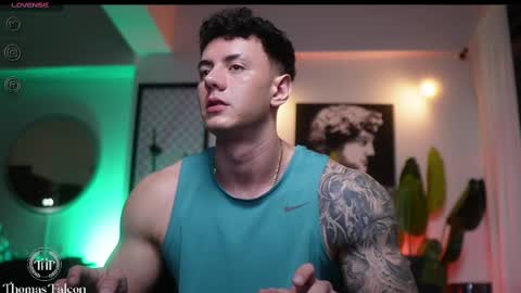 Thomas Falcon online show from February 19, 2:33 am