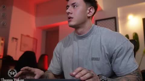 Thomas Falcon online show from February 10, 1:35 am