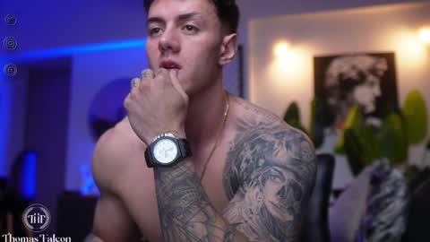 Thomas Falcon online show from January 22, 2:26 am