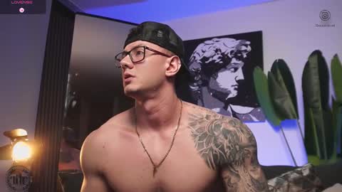 Thomas Falcon online show from January 7, 12:37 am