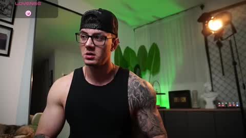 Thomas Falcon online show from March 1, 12:54 am