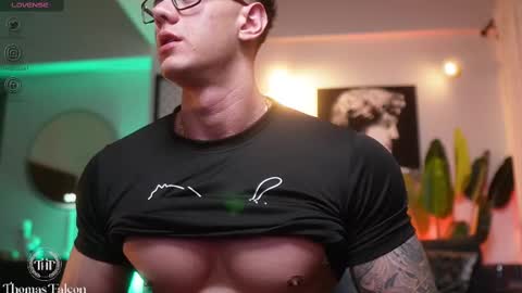 Thomas Falcon online show from March 3, 5:40 am