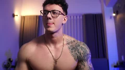 Thomas Falcon online show from October 3, 1:10 am