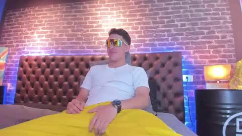 ---Thomas--- online show from February 21, 4:18 am