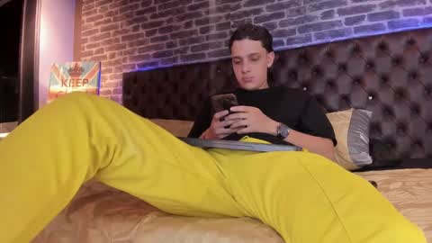 ---Thomas--- online show from January 28, 4:08 am