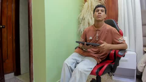 Thomas Valkov online show from April 16, 11:43 am