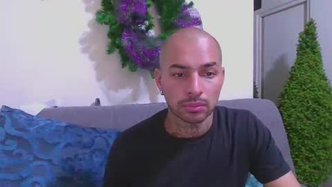 Snapshot of thomassmith2023 chatting on February 12, 7:13 pm thomas  smith online show from February 12, 7:13 pm