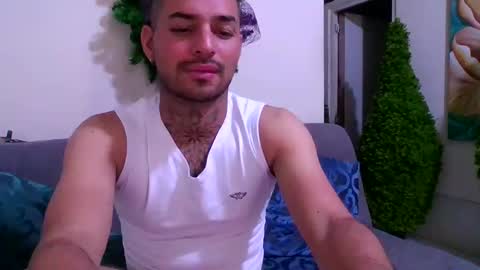 Snapshot of thomassmith2023 chatting on December 11, 7:10 pm thomas  smith online show from December 11, 7:10 pm