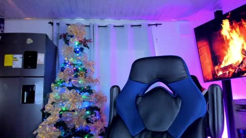 Thom Klein online show from December 17, 7:59 pm